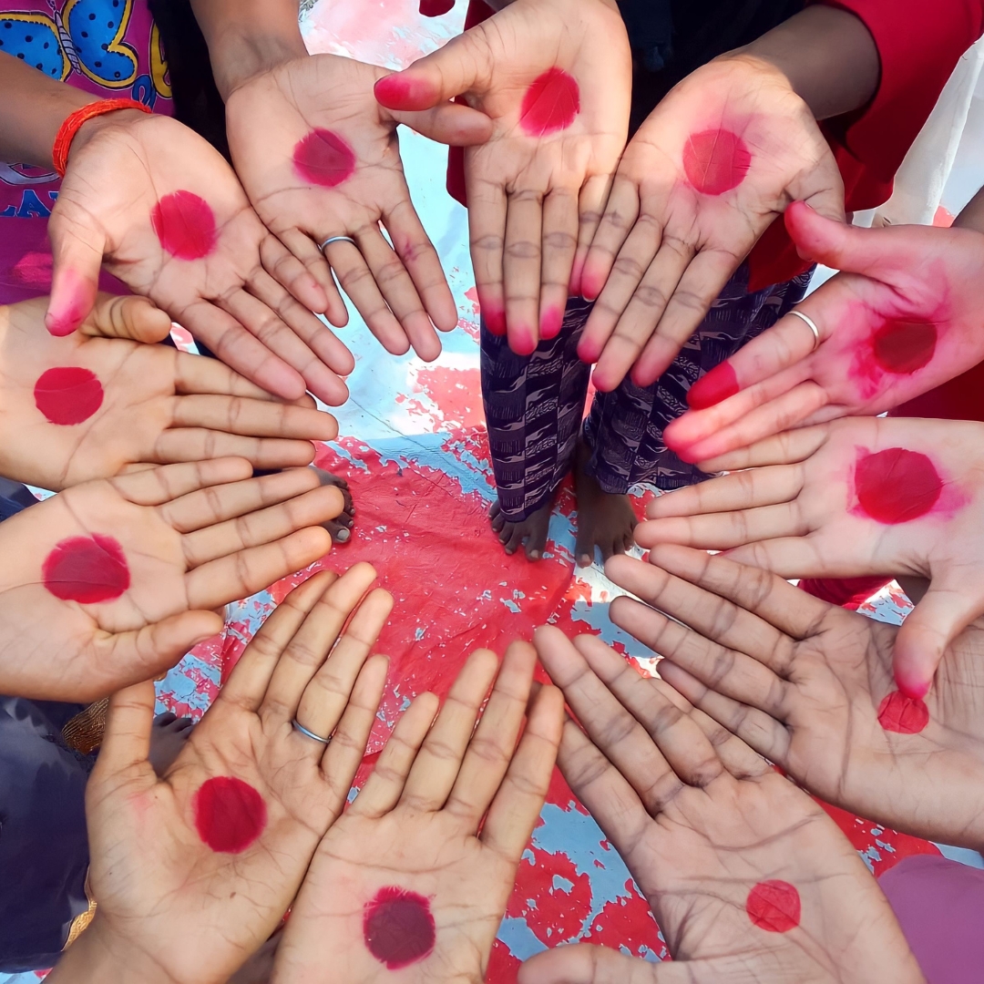 SupportMilaan's tweet photo. Our Girl Icons are breaking #PeriodTaboos! During their recent peer group meetings, they painted their hands red to signify & celebrate #menstruation. As champions of #PeriodPositivity, they're driving progress towards #GenderEquality!
#MenstruationMatters #EndPeriodStigma https://t.co/4ggNVHNv29