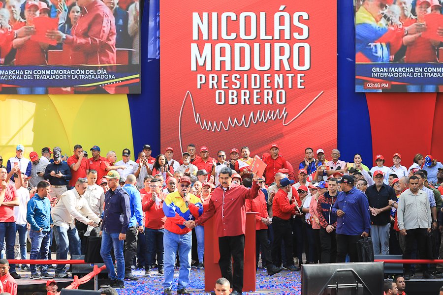 SomosRMNoticias's tweet photo. #EsNoticia 🗞️ Durante la movilización del Día Internacional del Trabajador, el presidente de la República, @NicolasMaduro, informó la aprobación de varias propuestas para la clase obrera trabajadora 

#TrabajadoresConMaduro #2May https://t.co/fzf4AH6xzR