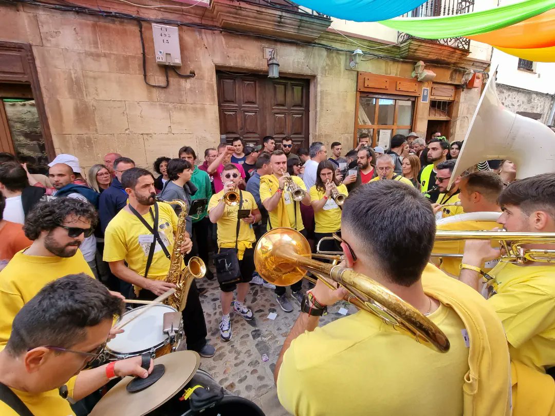 Representando a Castilla La Mancha, la <a href="/Ch_Gintonica/">Charanga_Gintonica</a> se llevó el premio al mejor solista del Festival Nacional de Poza de la Sal 2023.

Trompeta: Ivan Miño

#pozadelasal #charangaspoza23