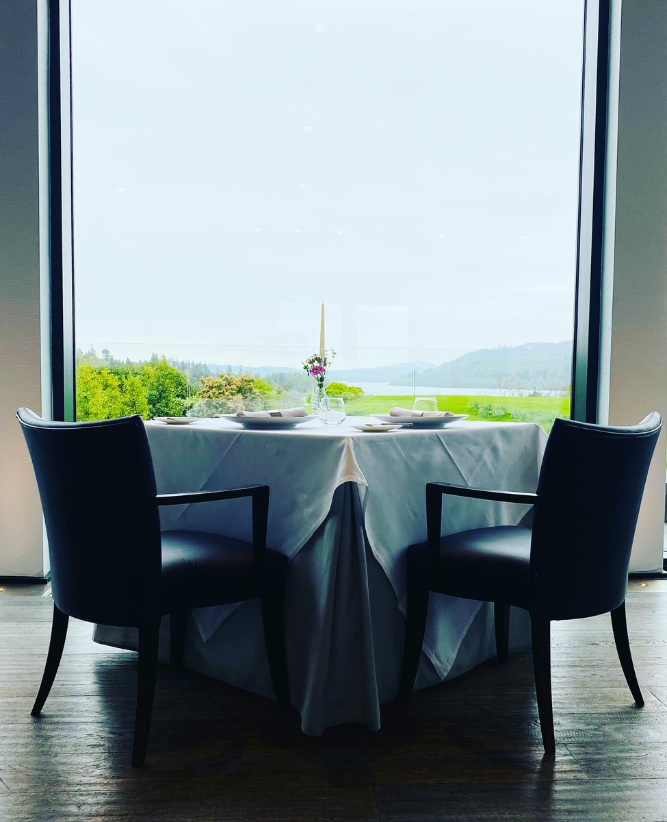 TheSamlingHotel's tweet photo. 🌿
The Restaurant @thesamling - Take a seat and take in that view…
•
#michelin #michelinguide #worldoffinewine #goodfoodguide #finedining #restaurant #windermere #restaurantwithaview #uk #cumbria #finediningrestaurant #lakeview #michelinstarrestaurant 🖤
•
📸 #mysamlingmoment https://t.co/rfPqh5GiL6