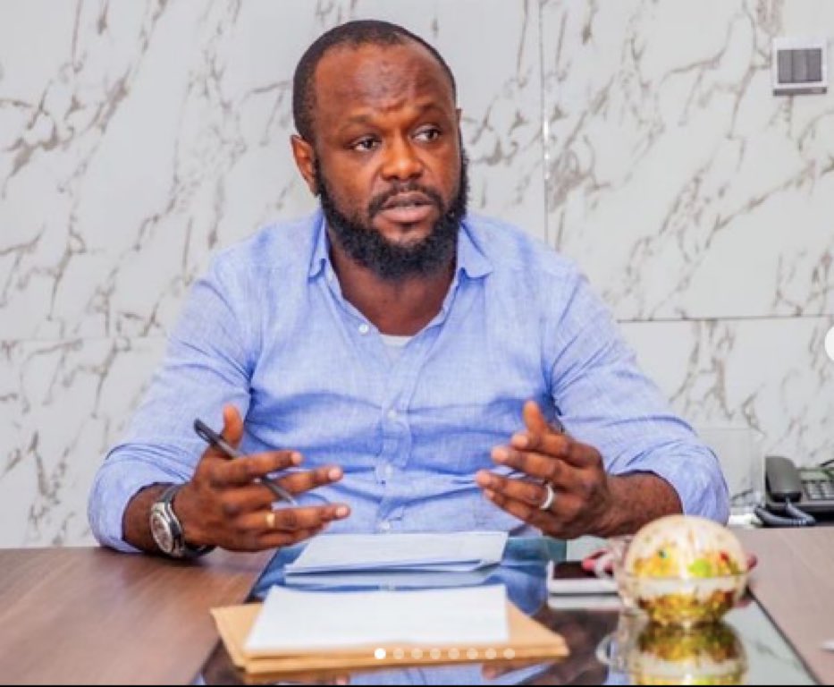 EleyiLagos's tweet image. Dear Mandate do me a favor, please show love to Oju Eko Seyi Tinubu by Retweeting. ❤️