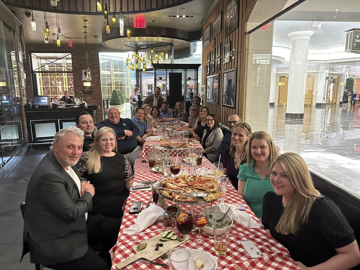 quincemichael's tweet photo. Kicking off #channelpartners with #TEAM8S!  Great Days ahead!  @8x8 https://t.co/XA7ootUqn1
