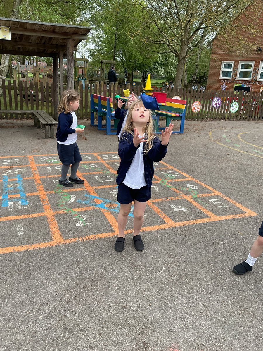 InfantWalsh's tweet photo. Summer Term PE lessons are now outside. Silver Class are learning bean bag skills. We have been travelling with a bean bag, throwing and catching a bean bag and taking aim with a bean bag. Our fingers are crossed for sun next PE lesson ☺️ https://t.co/KGFL4UniLf
