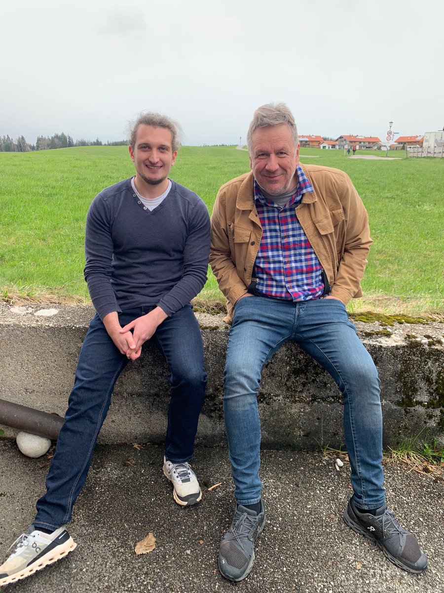 Es erfüllt uns mit Stolz und Freude, dass ab heute der Moser Andreas in der <a href="/Kachelmannwettr/">Kachelmannwetter</a>-Familie mit dabei ist - und ich glaube, dass er sich womöglich auch noch einen Twitteraccount macht.

Herzlich willkommen, Andreas!