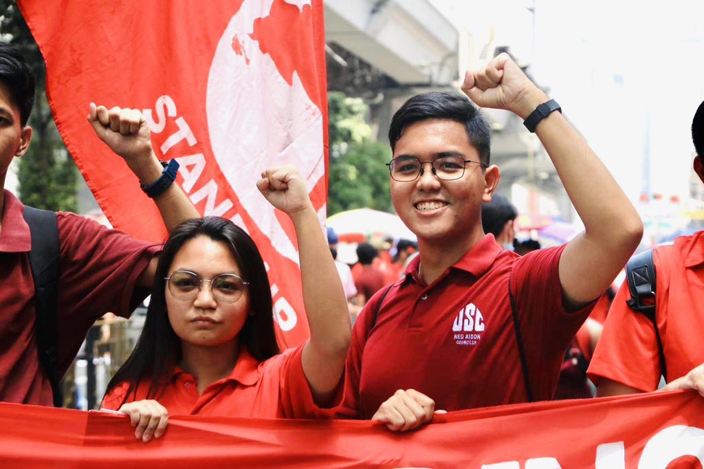 LouisePinya's tweet photo. Isang karangalan na mag-emcee ng Mayo Uno program kahapon sa US embassy pero higit na mas malaking karangalan ang makasama ang mga manggagawa sa laban upang itaguyod ang karapatan at kalayaan natin. 

Kasama nila, ipagtatanggol natin ang ating kinabukasan! https://t.co/gsJrpU9arX