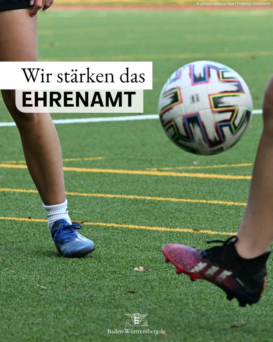 RegierungBW's tweet photo. Wir stärken den Einsatz der vielen freiwillig Engagierten im Land!💪Ab Sommer führen wir die #Ehrenamtskarte in 4 Modellkommunen ein, mit der Ehrenamtliche Vergünstigungen in Museen, Schwimmbädern, Sport- &amp; Bildungseinrichtungen erhalten➡️https://t.co/5saUh8kDFv @MSI_BW https://t.co/tlKEuQebwA