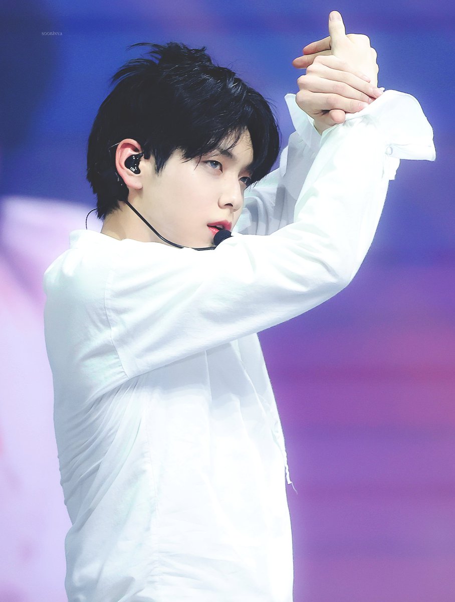 230325
#수빈 #SOOBIN #TXT