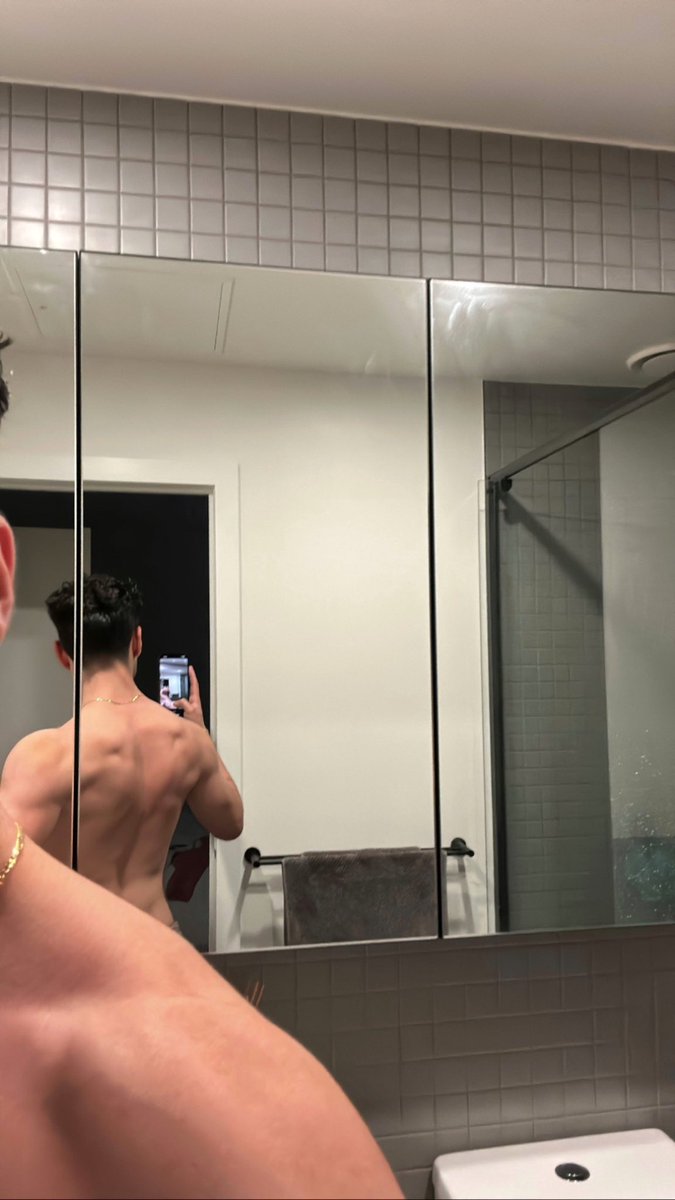 FvHva89aYAE7gBH?format=jpg&name=medium