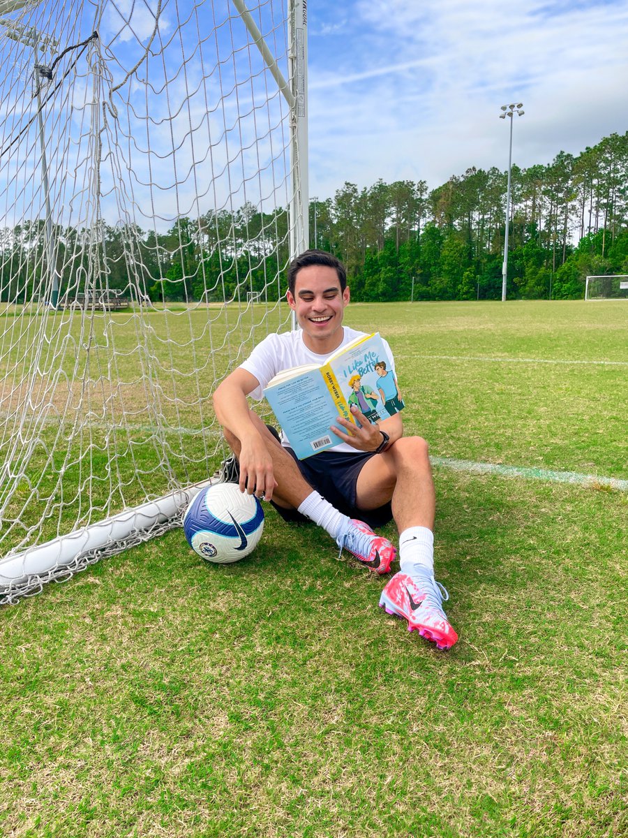 I LIKE ME BETTER is out! ⚽️🐬🥳

Emotional about sending Zack and the cast out into the world, but I’m also so excited.

Thanks for spending the last four years with me, Zack! Now it’s time to go make new friends, too. 🫶

📖: goodreads.com/book/show/5634…
🛍: harpercollins.com/products/i-lik…