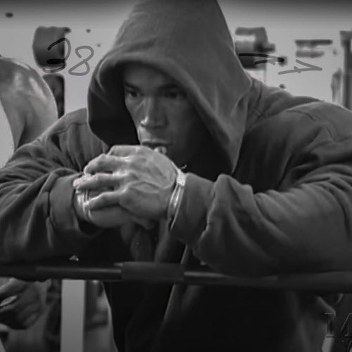 Ellgress's tweet photo. Havent been to gym since my injury (half of december) i still workout every single day almost and lift my homes dumbells but man. 
My shoulders? 
- softened like my dick.
My back? 
- dissapeared just like my father.
My tricep?
- shrinked like my near future.

It’s over. https://t.co/D2J1wgma7N