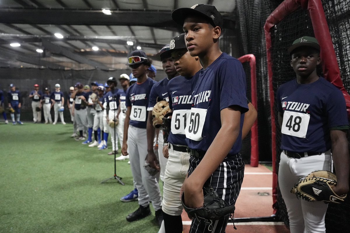 DesseJr's tweet photo. Taking on every opportunity to get work in and learn. I enjoyed my time with @MLBDevelops in Houston this weekend. #mlbtour https://t.co/H2dvGjnCSx