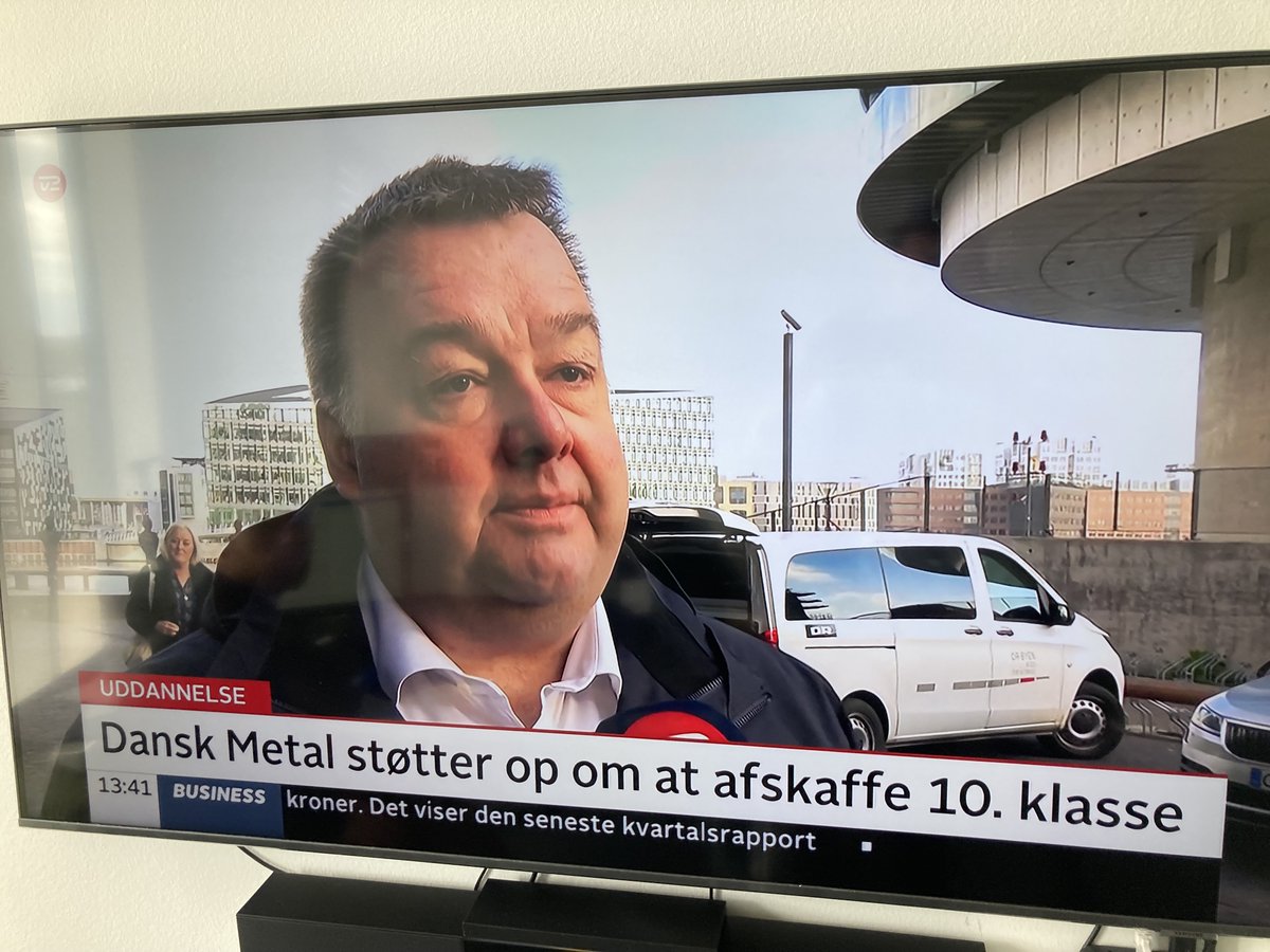 Ærgerlig (negativ) automatreaktion i dag fra flere politikere og organisationer om udspil, der først bliver fremlagt i morgen fra Reformkommissionen. Vi er åbne for nytænkning af uddannelsessystemet, hvis det kan gøre det mere attraktivt for unge at vælge en EUD #dkpol #dkudd