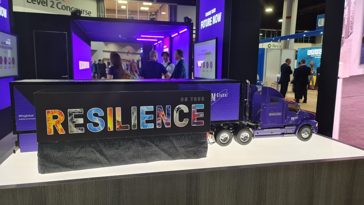 lbuchtik's tweet photo. #RESILIENCIA
una palabra que está por todos lados hoy en la #gestión de #riesgos y en el congreso mundial #WorldRisk también,
pero verla en este camión en un booth me pareció genial! https://t.co/GaqGRq60D9