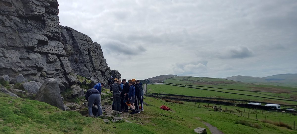 PSmarpleSFC's tweet photo. Today's classroom for Marple UPS students. First activity of the day climbing at Windgather https://t.co/b1d6LHAu9S