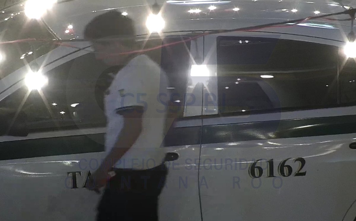 cancunurbano's tweet photo. DETIENEN A OTRO TAXISTA POR ATACAR A UN UBER EN CANCÚN 🛑👇🏻

*FUE EL CHÓFER DE LA UNIDAD 6162*

El monitoreo de las cámaras de vigilancia del Complejo C5 de la Secretaría de Seguridad Ciudadana de Quintana Roo, permitió que la Secretaría de Seguridad Pública y Tránsito de Benito Juárez, ubicara el vehículo tipo Nissan Versa taxi con número económico 6162, por alterar el orden público. 

Al verificar la información del ciudadano, se encontró que con anterioridad, la misma unidad había sido denunciada por agresión en contra de un conductor de servicio de transporte de plataforma digital, en el kilómetro 9.5 del Bulevar Kukulkán en Zona Hotelera (Video que circuló por redes sociales) por lo que se dio aviso inmediato a las autoridades correspondientes para su completa identificación y posterior detención.