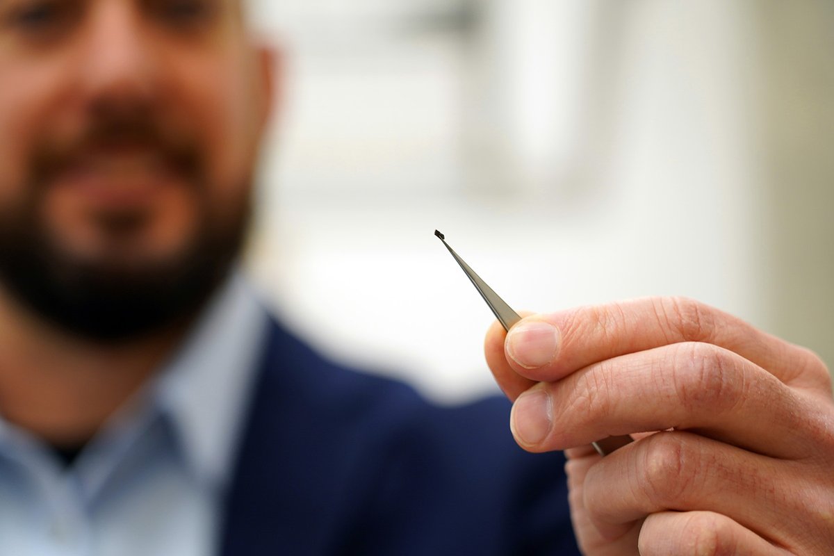 Purdue Mechanical Engineering (@purdueme) on Twitter photo RECORD-BREAKING ROBOTS: <a href="/DaveCappelleri/">Dave Cappelleri</a> created speedy swimming microrobots, using microscale multi-material 3D printing from <a href="/NanoscribeGmbH/">Nanoscribe</a>, with hydrogel tails that adapt to their environment: engineering.purdue.edu/ME/News/2023/s… RECORD-BREAKING ROBOTS: <a href="/DaveCappelleri/">Dave Cappelleri</a> created speedy swimming microrobots, using microscale multi-material 3D printing from <a href="/NanoscribeGmbH/">Nanoscribe</a>, with hydrogel tails that adapt to their environment: engineering.purdue.edu/ME/News/2023/s…