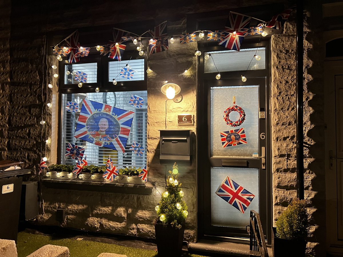 The house is all decorated ready for The Kings Coronation on Saturday I’ve put festoon lights up outside too and bless I’ve had to put my Queen gnome out on the fireplace with the Charles and Camilla gnomes I got from Asda.