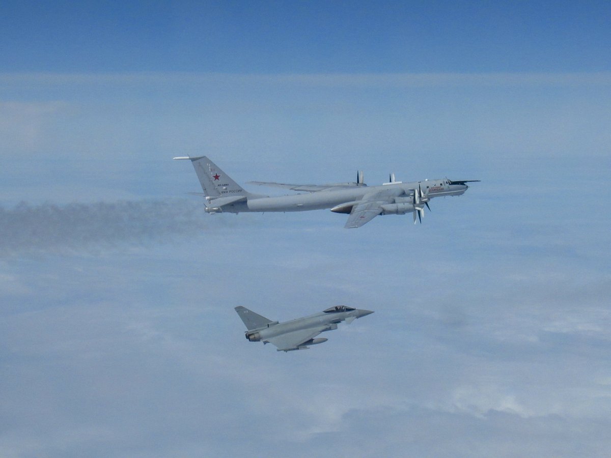 Allied quick reaction alert fighters from 🇬🇧 & 🇳🇴 scrambled to track a 🇷🇺 Tu-142 BEAR-F across the North Atlantic on Sunday. 

The 🇷🇺 aircraft was not complying with international air safety rules and could pose a danger to other aircraft in the region.

#SecuringTheSkies #NATO