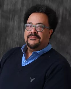 almacollege's tweet photo. Lee Vander Kooi and Prathim Maya Dora-Laskey are the 2023 recipients of the Andison Awards for Excellence in Teaching, and Brian Hancock and Jillian Dickson have received this year’s Barlow Awards for Faculty Excellence. https://t.co/DXReIubXKy https://t.co/4gI2CP0Td9