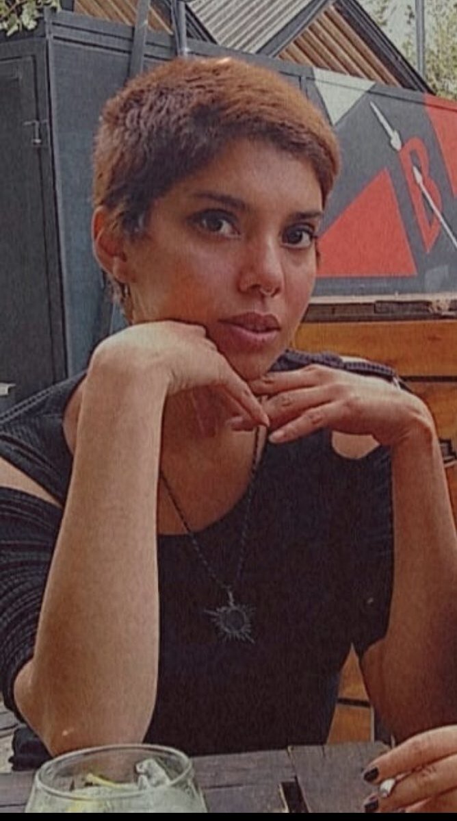 desaparecidaorg's tweet photo. Mar es venezolana, desapareció el 29/4 en la ciudad de Buenos Aires. Salió del trabajo a la madrugada en el barrio de San Telmo, y no llegó a su casa. Por favor compartir, y si la ven avisar #URGENTE a la policía local, o al ☎️ 911

#CABA https://t.co/5blEDZ5aTg