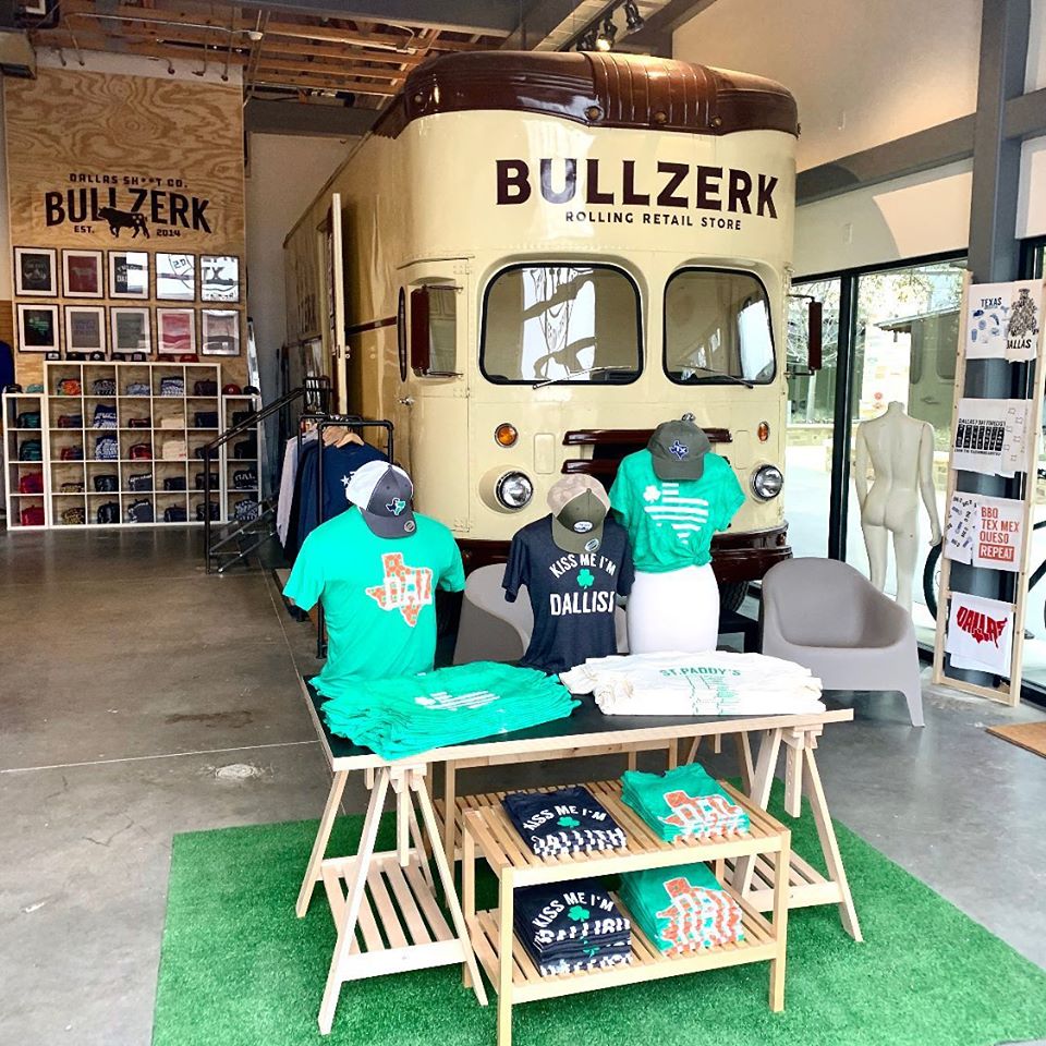 VisitTheColony's tweet photo. Get the perfect Texas memento at @thatsbullzerk Step inside the iconic bus at @GrandscapeTX for gifts, clothes, stickers and more. Check back each season for the latest release.
#local #gifts #TheColony #Texas #TheColonyTX #VisitTheColony #VisitTheColonyTX #DFW https://t.co/W49xuQC5sA