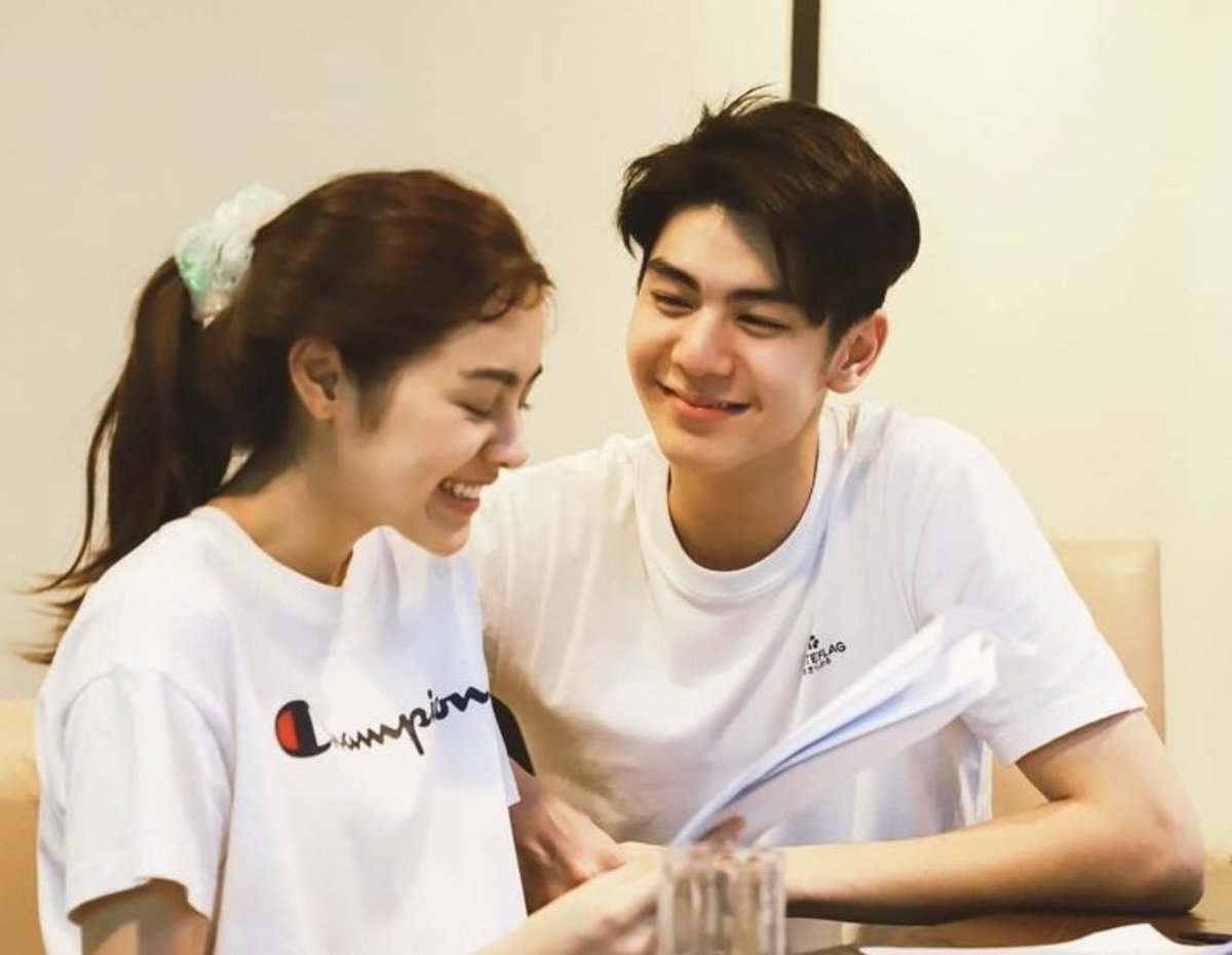 baekbaek041's tweet photo. @TheMallThailand น้อง #ริวพีพี #RyuVachirawich #punpreedee จะได้ความสดใส น่ารัก ความสดใหม่ เพราะน้องไม่เคยออกงานคู่กันเลย จะได้อะไรใหม่ๆ ต้องลองไหมคะ ไม่ลอง เดี๋ยวไม่รู้นะคะ ว่าความน่าเอ็นดู เคมีเคใจ ของนายขี้อายกับสาวน้อยผู้น่ารัก ทั้งสองคนจะเป็นไง ฝากด้วยนะคะ https://t.co/U0LkVjxEMO