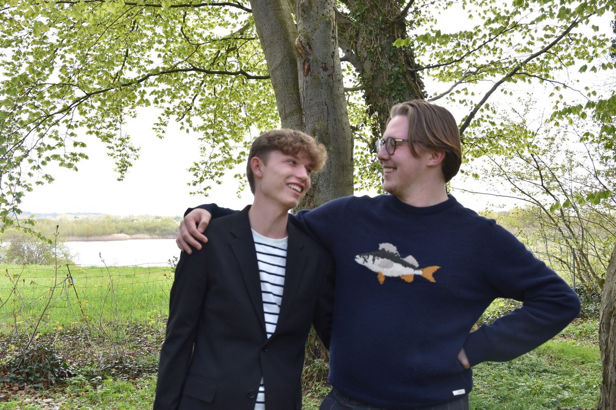 Oliver Gabrielsen (@omgabrielsen) on Twitter photo NY FORMAND FOR HANDELSELEVERNE!
Tag godt i mod <a href="/Lucaswestphal19/">Lucas Westphal</a>, som overtager stafetten fra 1. juli
Virkelig fedt, at sådan en dygtig person overtager efter mig. Jeg hviler trygt i, at du skal varetage mine opgaver💪 #dkpol #uddpol NY FORMAND FOR HANDELSELEVERNE!
Tag godt i mod <a href="/Lucaswestphal19/">Lucas Westphal</a>, som overtager stafetten fra 1. juli
Virkelig fedt, at sådan en dygtig person overtager efter mig. Jeg hviler trygt i, at du skal varetage mine opgaver💪 #dkpol #uddpol
