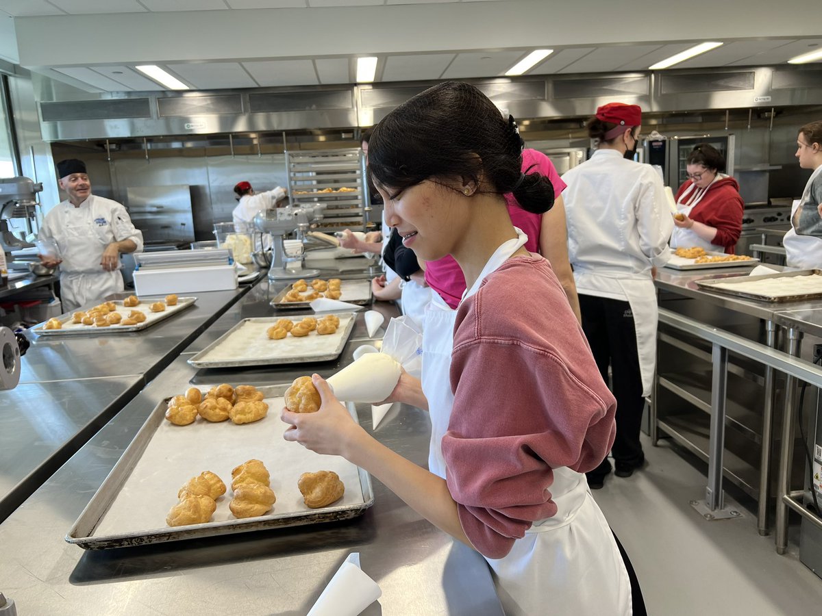 ms_portt's tweet photo. Thank you @LoyalistCollege and Chef John for teaching our @eastside_ravens how to make Choux Pastry this morning!   So much fun!! https://t.co/gzqffBucOv