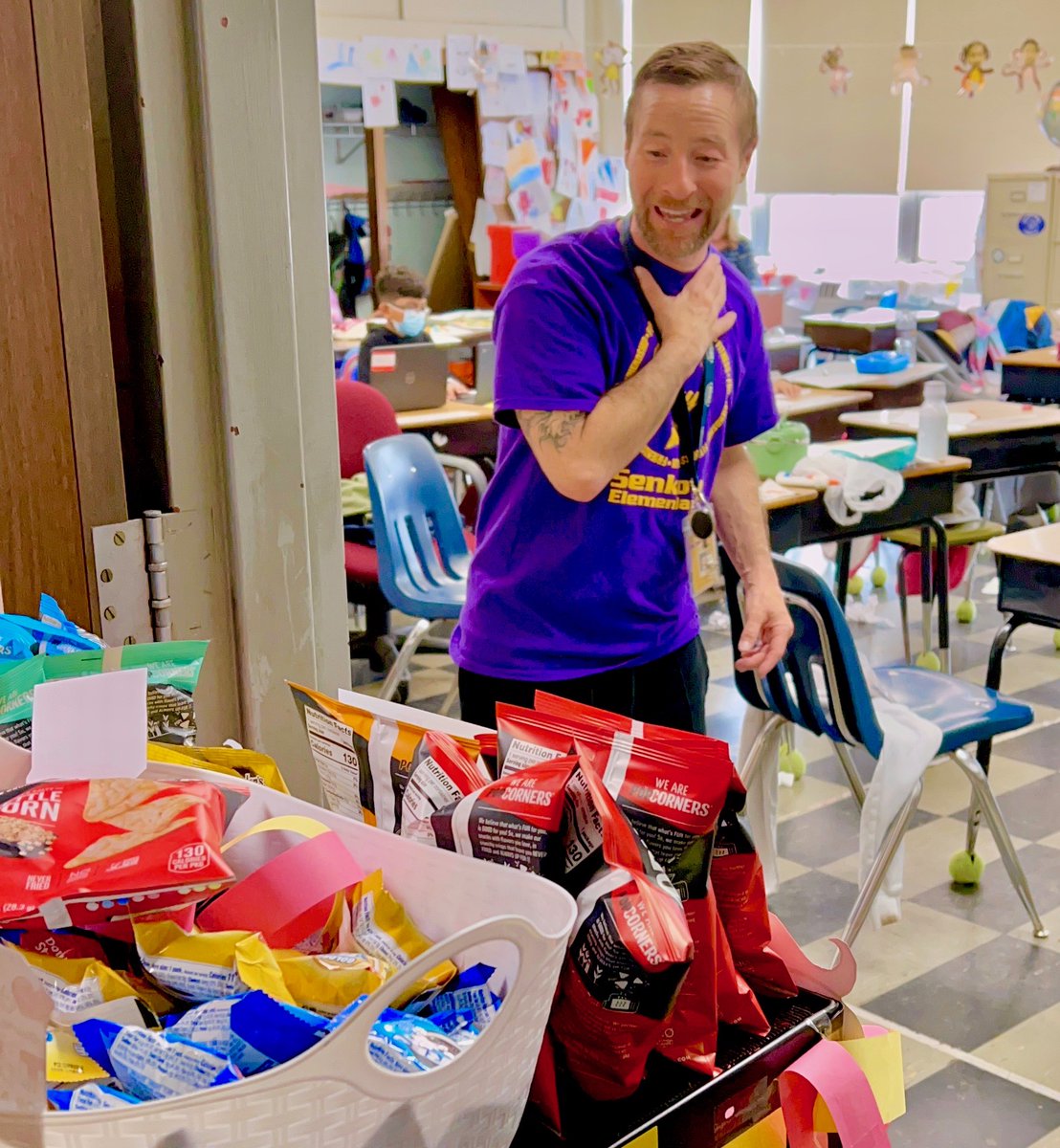 Today is Teacher Appreciation Day, and Assistant Principal Papageorge at Walter M. Senkow Elementary School celebrated by surprising their teachers with a snack cart to show them appreciation for all they do!