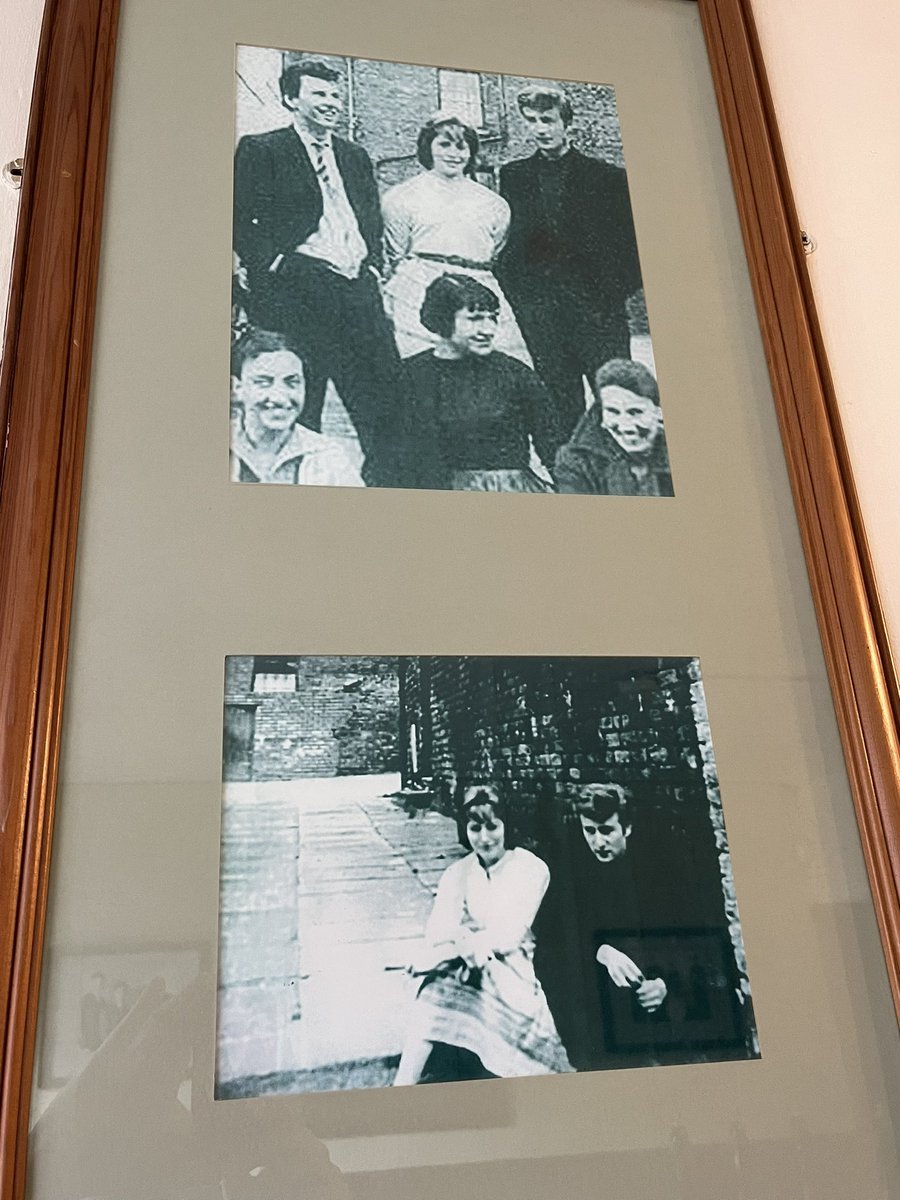 Giorgio (@redgiorgio81) on Twitter photo Prosegue il mio giro dei pub frequentati da Lennon. Per fortuna non diventerò mai famoso, altrimenti se qualcuno dovesse fare il giro dei pub frequentati da me, avrebbe un bel problema 😆 #Liverpool <a href="/YeCrackePub/">Ye Cracke Liverpool</a> Prosegue il mio giro dei pub frequentati da Lennon. Per fortuna non diventerò mai famoso, altrimenti se qualcuno dovesse fare il giro dei pub frequentati da me, avrebbe un bel problema 😆 #Liverpool <a href="/YeCrackePub/">Ye Cracke Liverpool</a>