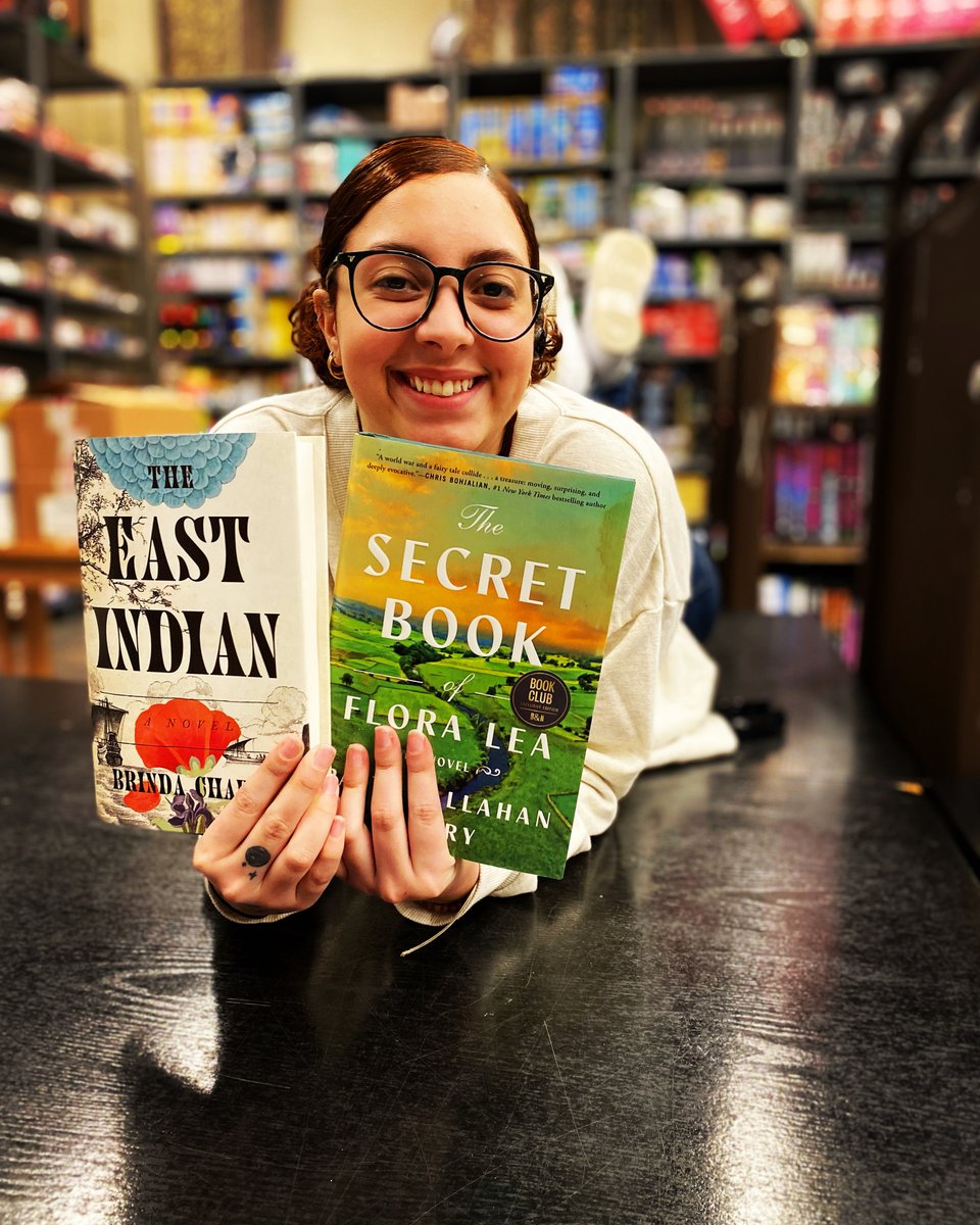 Giggling and kicking our feet at these new Book Club and Discovery Picks 📚 #bnfarmingtonct #barnesandnoble #bnbuzz #bnbookclub #bndiscoverpick