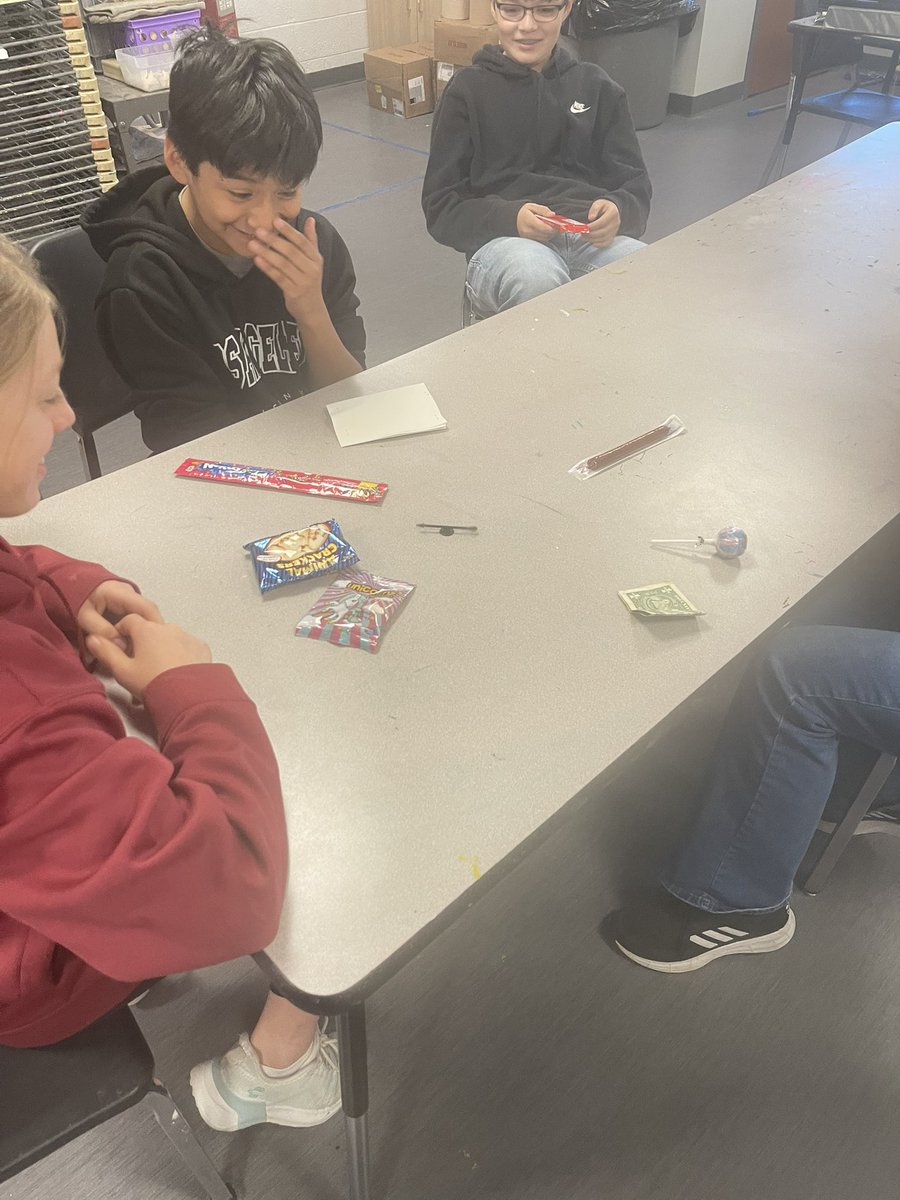 MariannaDeBolt's tweet photo. #advisory #pridetime We started with Are you smarter than a 3rd grader and worked our way up to 5th grade before the bell. If they got the answer right they spun for a treat. https://t.co/xTlLm83V3M