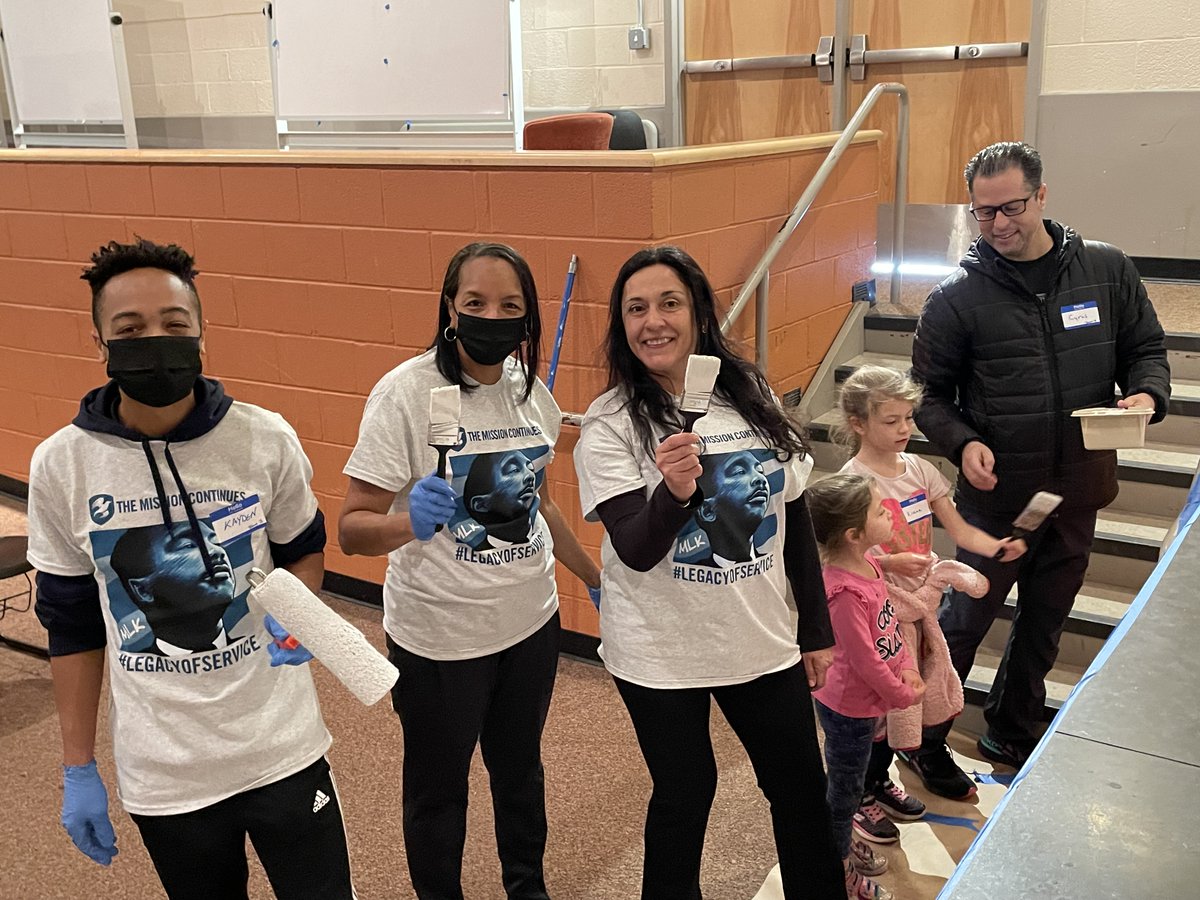 AmeriCorps's tweet image. #ICYMI: The application deadline for our #DaysofService funding opportunity is May 16. Become an @AmeriCorps grantee and expand your organization's capacity to unite your community for good on #911Day and/or #MLKDay. Learn more: Bit.ly/DaysOfService-….

@911day @TheKingCenter