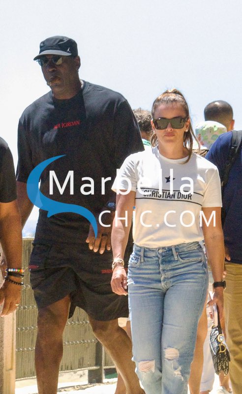 El gran Michael Jordan de paseo por Marbella… marbellachic.com/noticias-marbe…
#marbella #MichaelJordan #basket #nba