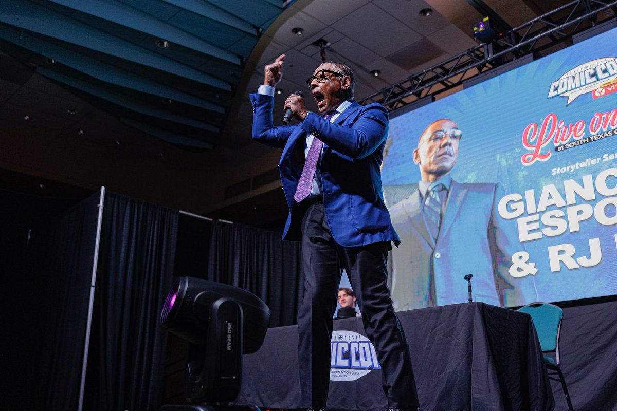 Giancarlo Esposito tweet media