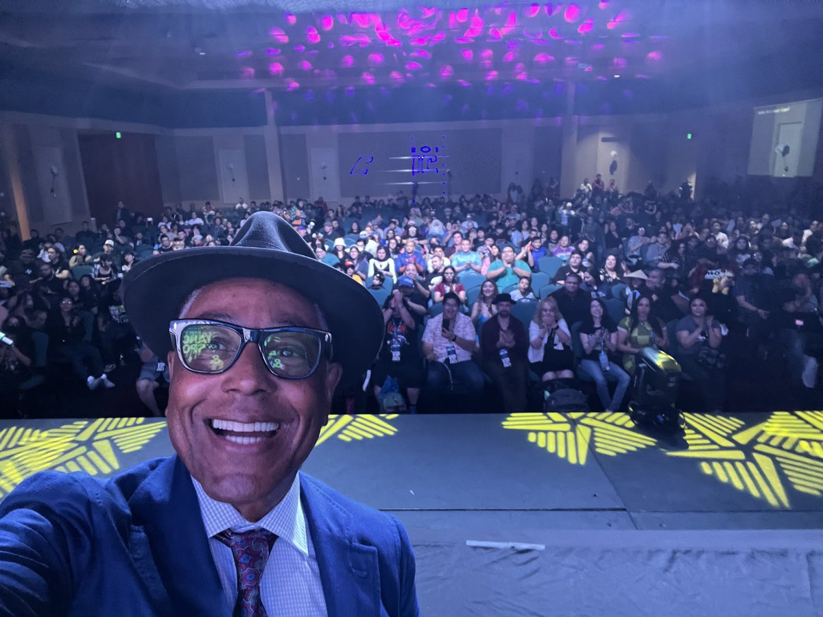 Giancarlo Esposito tweet media