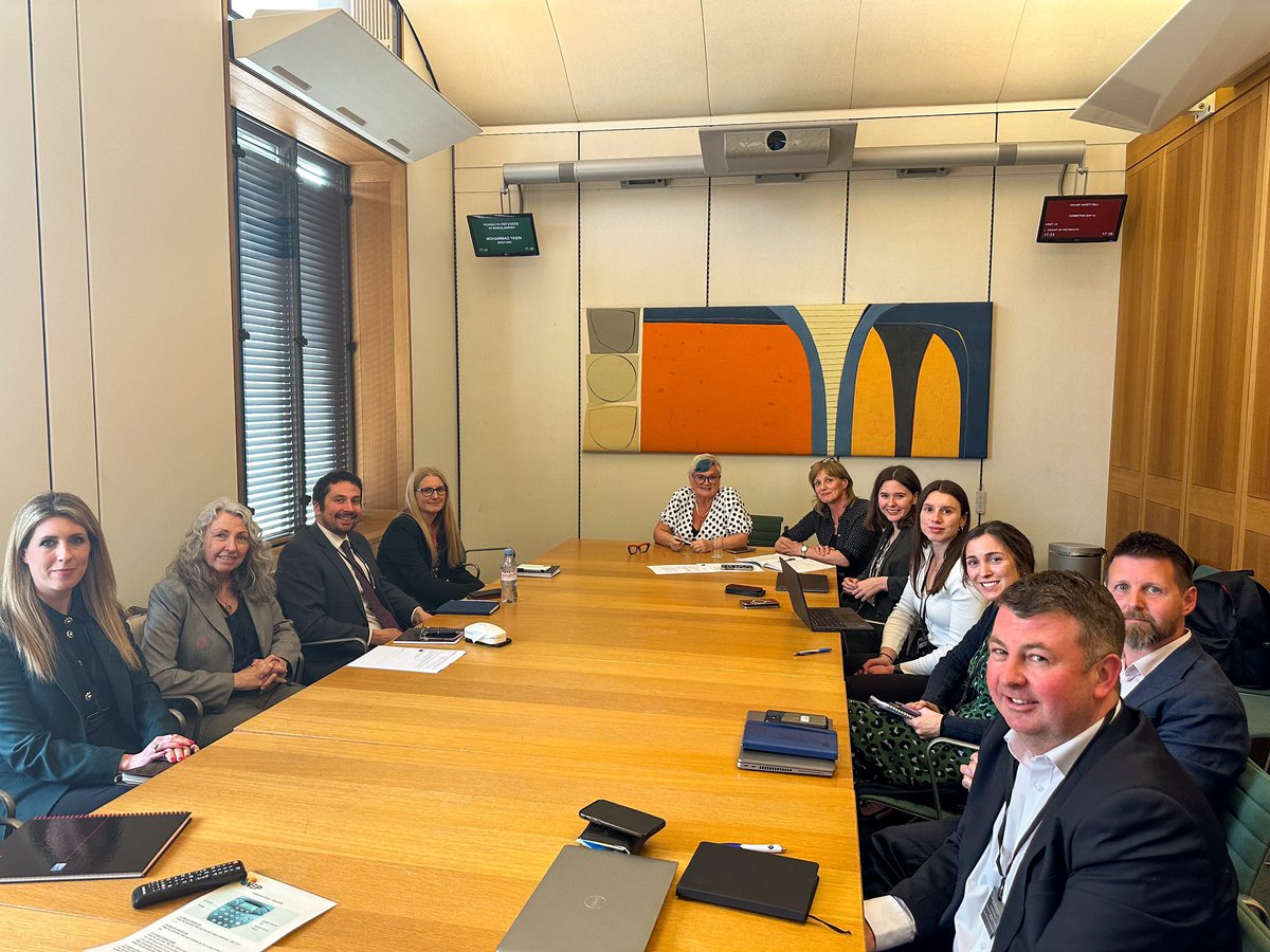 carolynharris24's tweet photo. A really informative roundtable, hearing from pharmaceutical companies about the challenges in tackling #HRT shortages and dealing with the geographical disparities in access to modern, body-identical #HRT

We need a national formulary for HRT and #menopause on the QOFs 👊 https://t.co/XhbepvbeVE