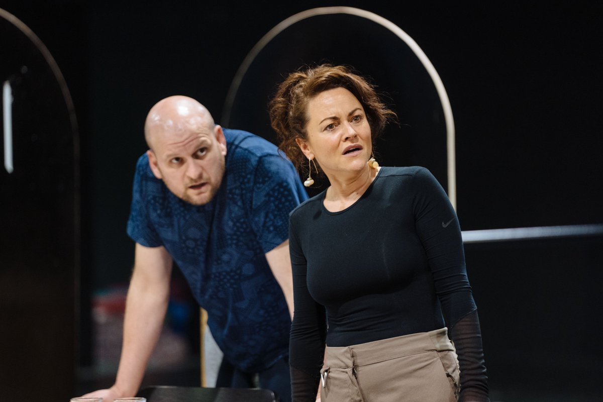 New rehearsal images have been released for the sixth cast of <a href="/222aghoststory/">2:22 A Ghost Story</a>, starring <a href="/SophiaBush/">Sophia Bush</a> as Lauren, <a href="/RickyChamp1/">Ricky Champ</a>  as Ben, <a href="/cliffsamuelacto/">CIifford SamueI</a> as Sam, and <a href="/JWinstone/">Jaime Winstone</a> as Jenny. #222aghoststory runs at the Apollo Theatre from 14 May - 17 Sep👻

📸<a href="/helenmurraypix/">Helen Murray</a>