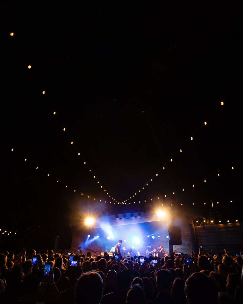 jamiecullum's tweet photo. A week of brilliant shows on America’s east coast - we didn’t stop moving the whole time, on or off stage! Here’s some from our night in Austin, Texas.

📷Trusty https://t.co/bYzOrK9Fve