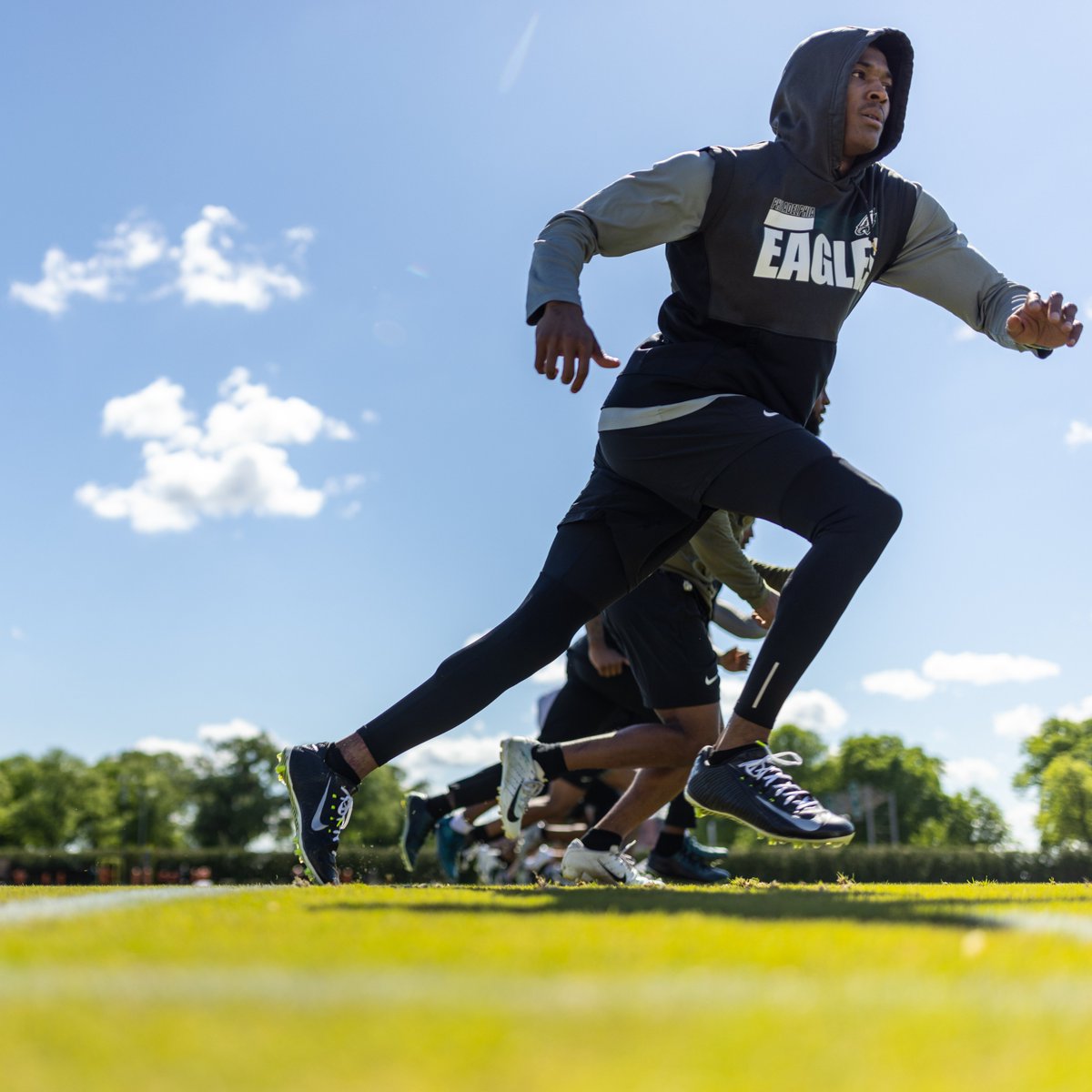 Eagles's tweet photo. Another day of hustlin'

#FlyEaglesFly https://t.co/pQBjSxHuVU