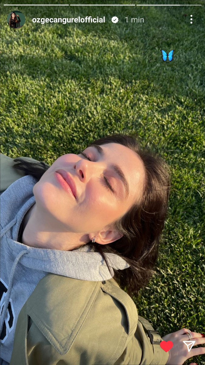 Che splendore #ÖzgeGürel  naturale, bellissima vera no fake🤟🌻🧿🧿🧿