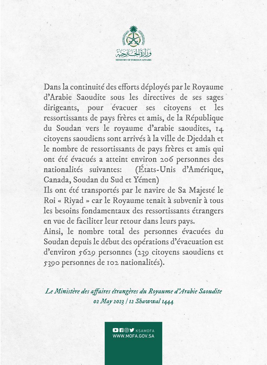 KSAmofaFRA's tweet photo. Dans la continuité des efforts d'évacuation déployés par le Royaume sous les directives des dirigeants du Royaume, plusieurs évacués sont arrivés du #Soudan à Djeddah aujourd'hui par le navire de SM le Roi “Riyad”,qui comprenait 14 citoyens saoudiens et environ 206 personnes. https://t.co/lw6lYYr2Ho
