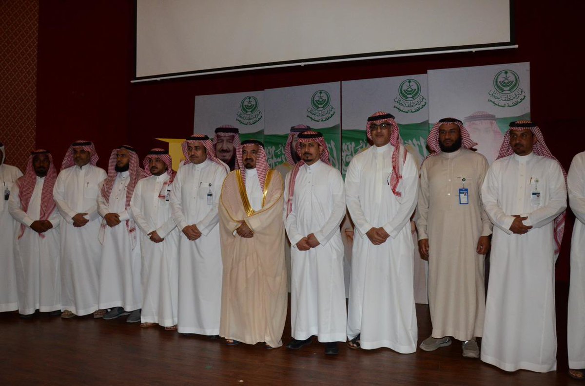 بحضور محافظ السليمي ومدير فرع الاسكان التنموي ومدير عام فرع وزارة  المواد البشرية   بحائل تحتفل #جمعية_السليمي الخيرية بالتعاون مع الاسكان التنموي بتسليم الدفعه الاولى الوحدات السكنية لمستفيدين