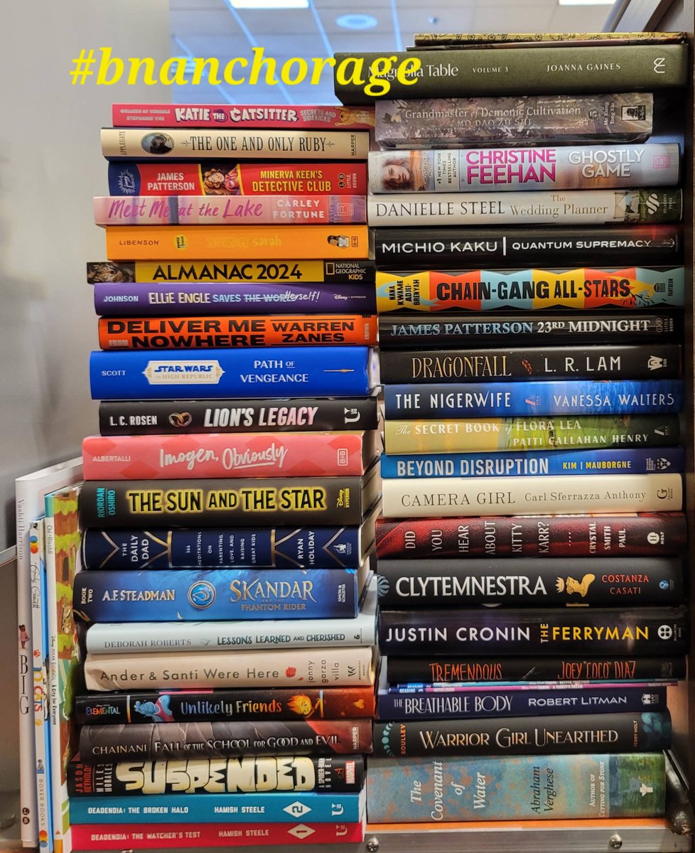 BNAnchorage's tweet photo. New Release Tuesday! Visit your #bnanchorage to pick up a new favorite today! So many books, so little time. 

#barnesandnoble #bn #bnbuzz #newrelease #newreleasetuesday📚 https://t.co/OJzpD65JoM