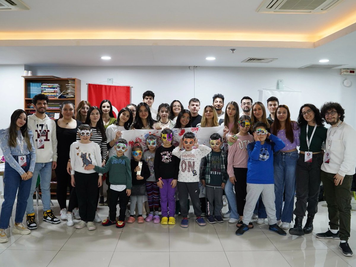 hugiyat's tweet photo. Her yıl çocuklarla birlikte eğlence dolu anlar yaşadığımız etkinliğimiz Unimind Junior’da, bu sene depremzede çocuklarımızla bir araya geldik👶🏼💙
Hem keyifli hem öğretici atölyelerimizden geriye bu güzel fotoğraflar kaldı!🤩
#hacettepe #giyat #unimind https://t.co/yKnff2OnFG