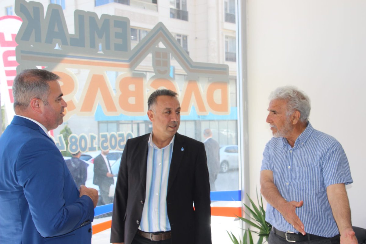 HalilDemirda9's tweet photo. Millet ittifakının Şanlıurfa milletvekili adayı Sn Av. Ahmet TÜYSÜZ halka buluşması tüm hızıyla devam ediyor. Karaköprü esnafı ve pazar ziyaretleri @avibrahimhaydin @feyyazekici5 @AbdulazizAslan @Mustafaatala11 @HasanCakici63 @ivak_remzi https://t.co/VGcgxfH7PS