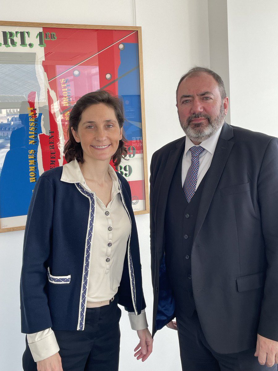 Mobilisés avec <a href="/FrcsBraun/">François Braun</a> et les équipes du <a href="/Sante_Gouv/">Ministère de la Santé</a> pour anticiper la couverture des besoins sanitaires pendant les #JOP2024, promouvoir la santé par le sport et lutter contre la sédentarité, avec une approche ciblée sur les publics les plus éloignés de la pratique sportive !