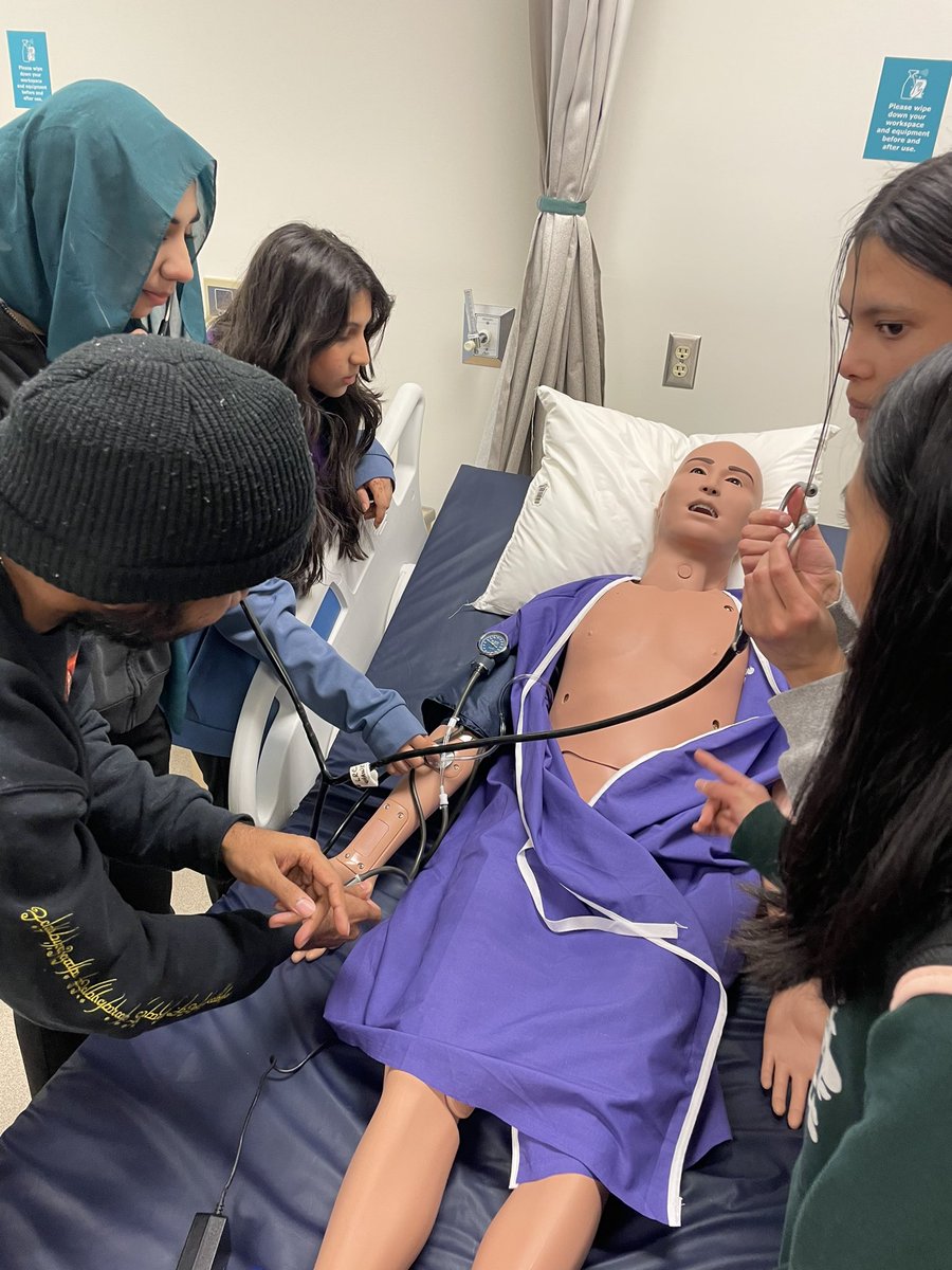 Missrattray's tweet photo. Healthcare classes learning all about careers in the field. Thanks for the great day Mohawk Institute of AHS! @StFXSOS @MohawkCollege https://t.co/BnQRWnWxv7