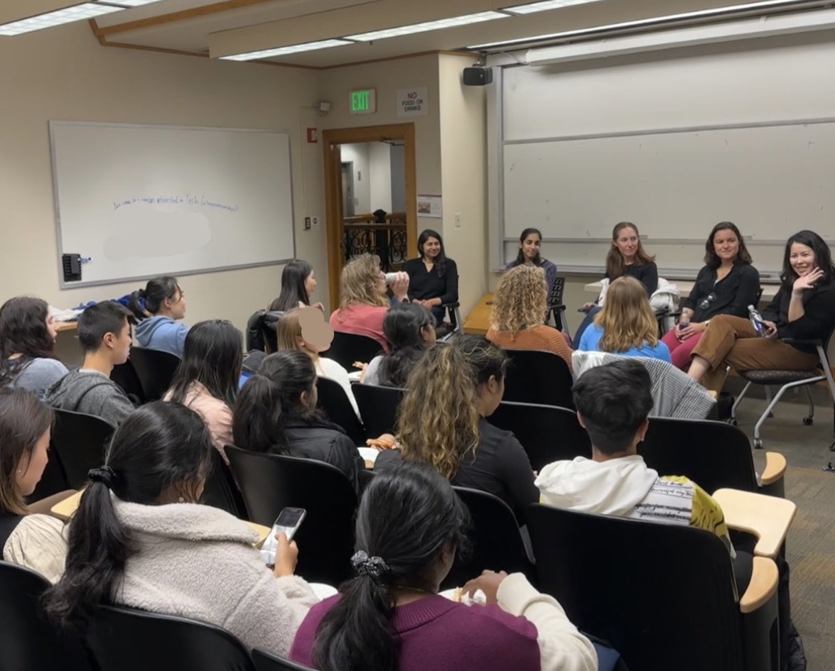 Last night history was made: the 'Trends and Opportunities in AI' panel w/Prof @chelseabfinn, @namrata_anand2 (Diffuse Bio), Melissa Gordon (@Rasa_HQ) & @sandhya (@Unusual_VC) was the first all-women panel at @Stanford to discuss AI! Thanks @iamhannahemily for making it happen 👏