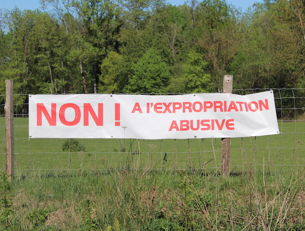 SocialScienceMatrix (@socscimatrix) on Twitter photo Join us in-person on Thurs. 5/4 for a Matrix on Point, "Expropriation: Global Perspectives on Property and Power," with Sai Balakrishnan, @puckengman, and <a href="/gwbusiness/">The GW School of Business</a>'s <a href="/noel_maurer/">(((Noel Maurer)))</a>, mod. by <a href="/CC_Rosenthal/">Caitlin Rosenthal, all masked up & nowhere to go</a>. <a href="/ced_berkeley/">UC Berkeley College of Environmental Design</a> <a href="/gmsberkeley/">Global Metropolitan Studies, UC Berkeley</a> <a href="/UCBHistory/">UC Berkeley History</a>. REGISTER: forms.gle/5KGhdXZCt4M9Kh… Join us in-person on Thurs. 5/4 for a Matrix on Point, "Expropriation: Global Perspectives on Property and Power," with Sai Balakrishnan, @puckengman, and <a href="/gwbusiness/">The GW School of Business</a>'s <a href="/noel_maurer/">(((Noel Maurer)))</a>, mod. by <a href="/CC_Rosenthal/">Caitlin Rosenthal, all masked up & nowhere to go</a>. <a href="/ced_berkeley/">UC Berkeley College of Environmental Design</a> <a href="/gmsberkeley/">Global Metropolitan Studies, UC Berkeley</a> <a href="/UCBHistory/">UC Berkeley History</a>. REGISTER: forms.gle/5KGhdXZCt4M9Kh…